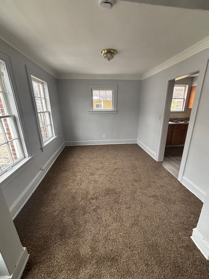 9105 Connecticut Ave - Photo 3 of 13