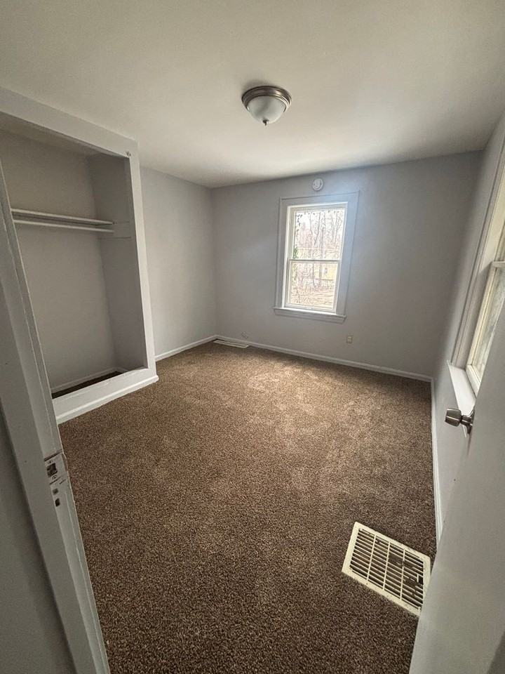 9105 Connecticut Ave - Photo 5 of 13