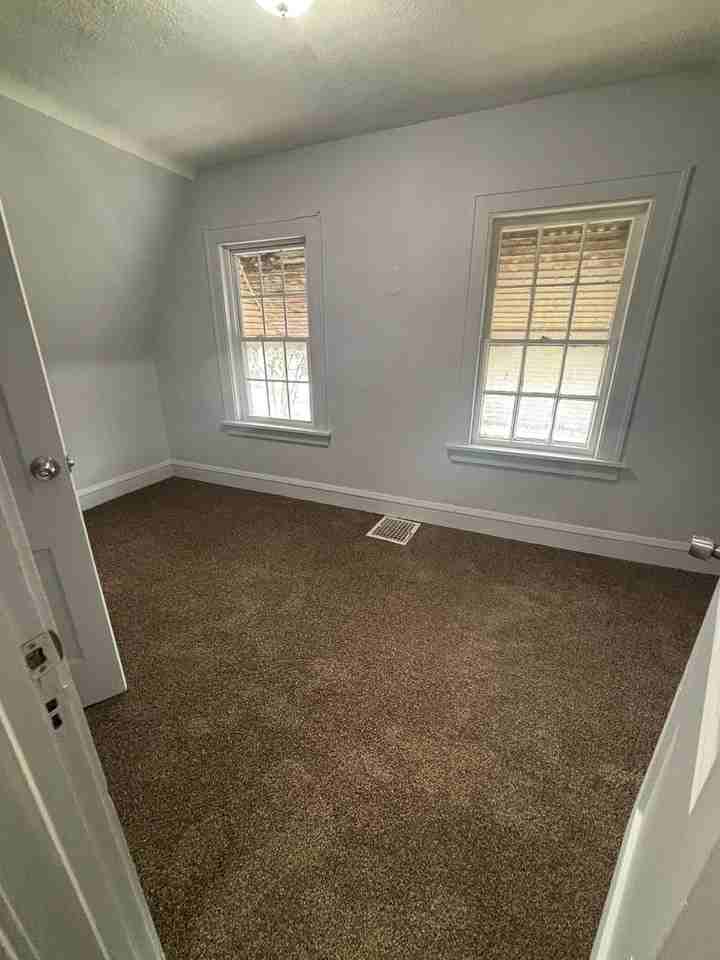 9105 Connecticut Ave - Photo 6 of 13