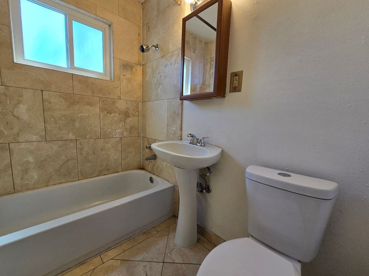 1185 Tyler Way - Photo 6 of 9