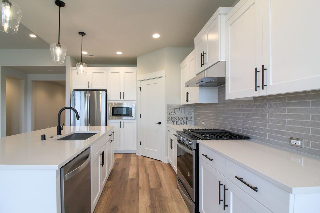 2725 Ketch Rd - Photo 2 of 14