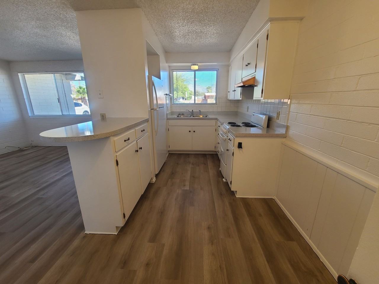 Bellevue5550-5565 - Photo 3 of 22