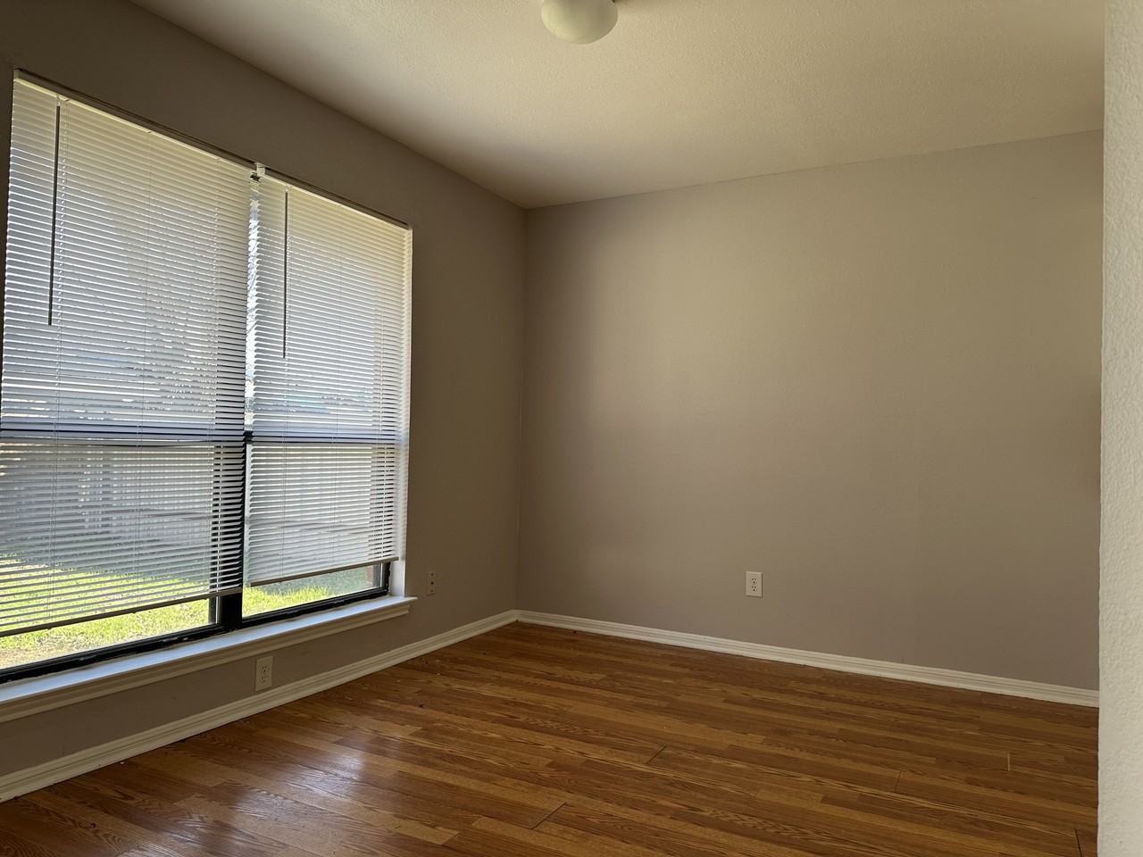 409 Suzie St #1 - Photo 4 of 12