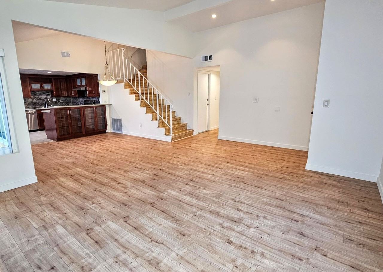 2337 Cravath Ct #A - Photo 3 of 16