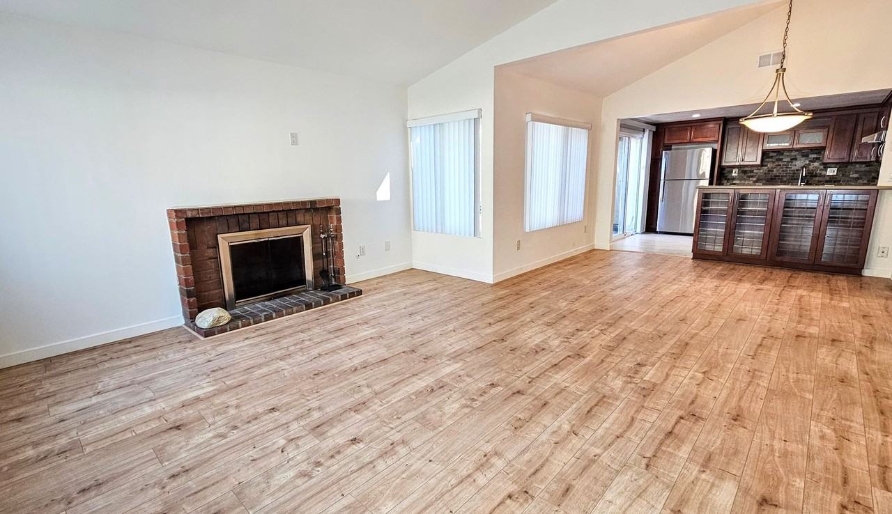 2337 Cravath Ct #A - Photo 4 of 16