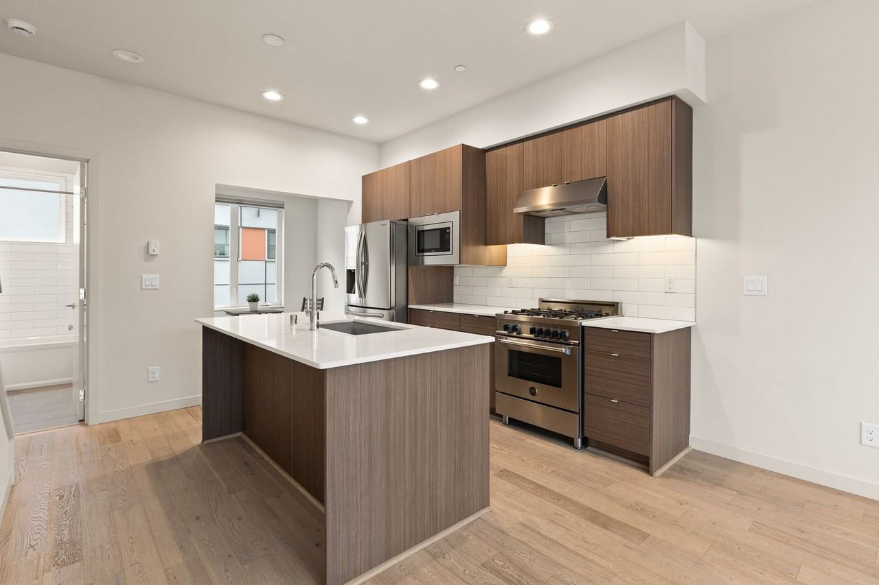 3830 California Ave Sw - Photo 5 of 18