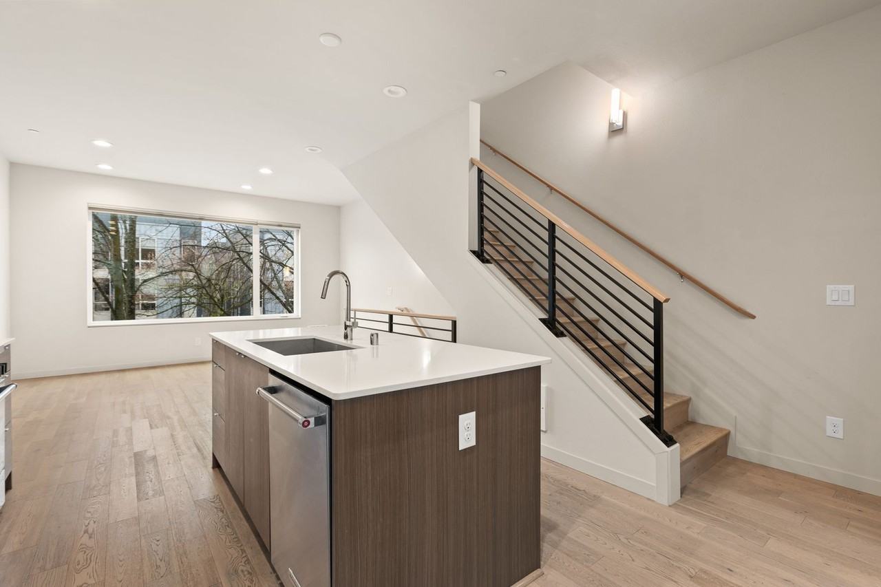 3830 California Ave Sw - Photo 7 of 18