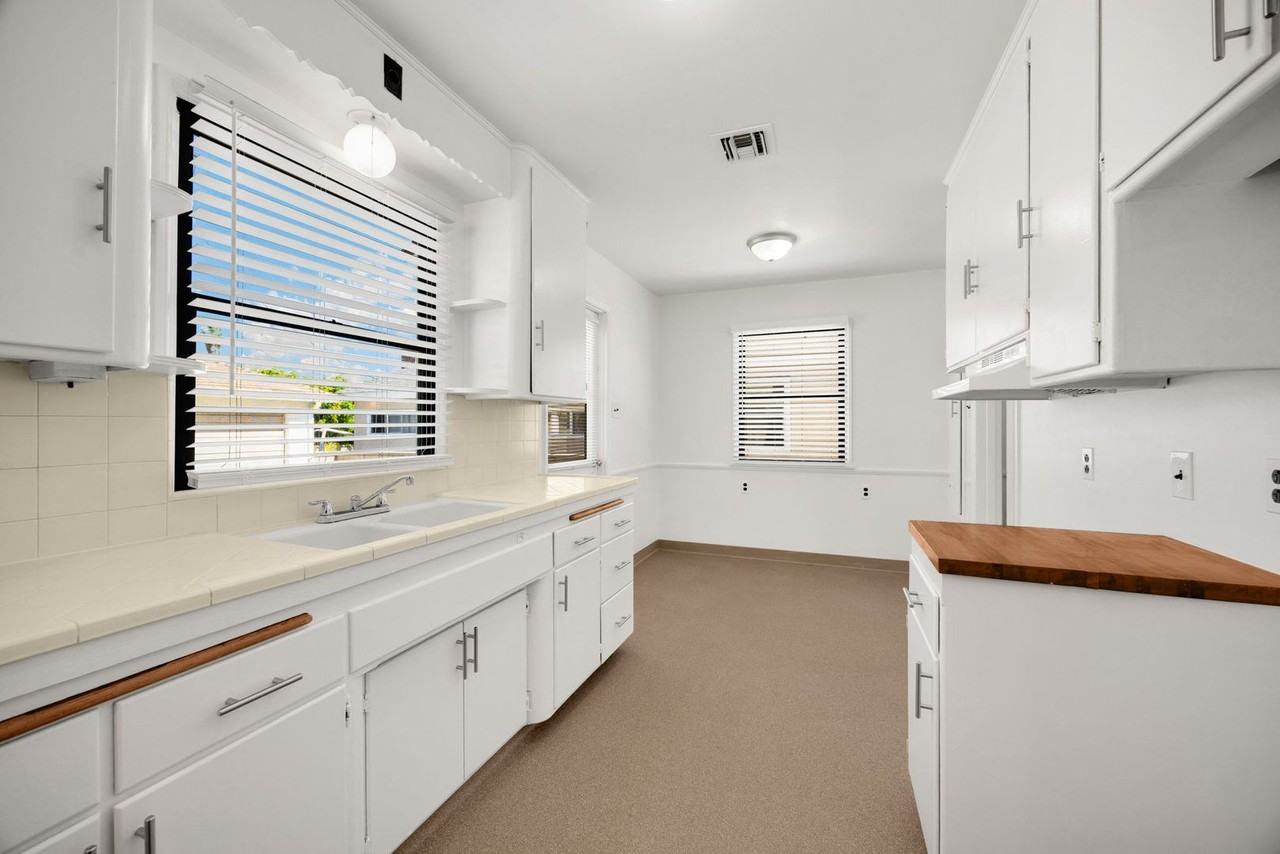 9633 Florpark St - Photo 5 of 22