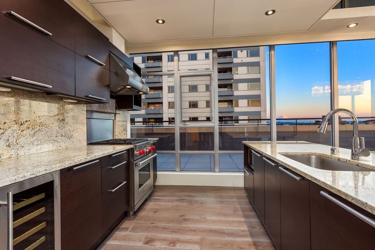 2911 2nd Ave #1303 - Photo 7 of 45