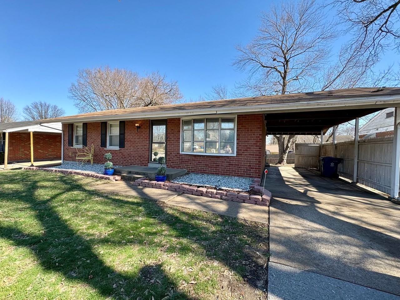 7240 Howdershell Rd - Photo 2 of 18