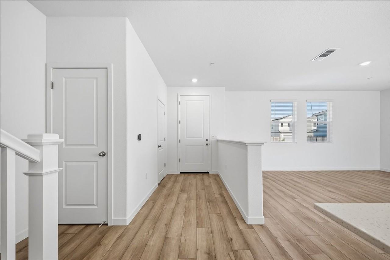 2416 Interstellar Ln - Photo 3 of 23