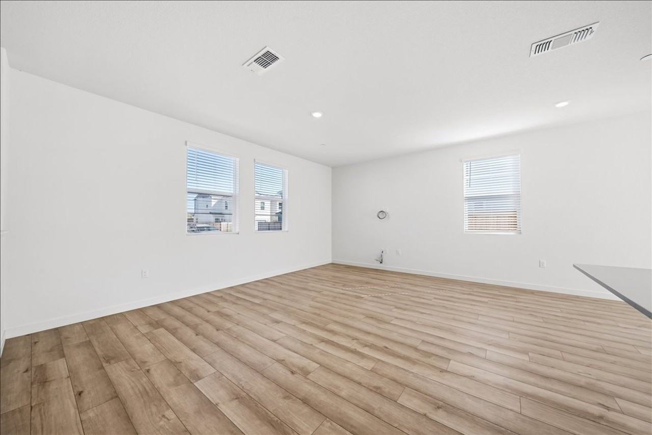 2416 Interstellar Ln - Photo 5 of 23