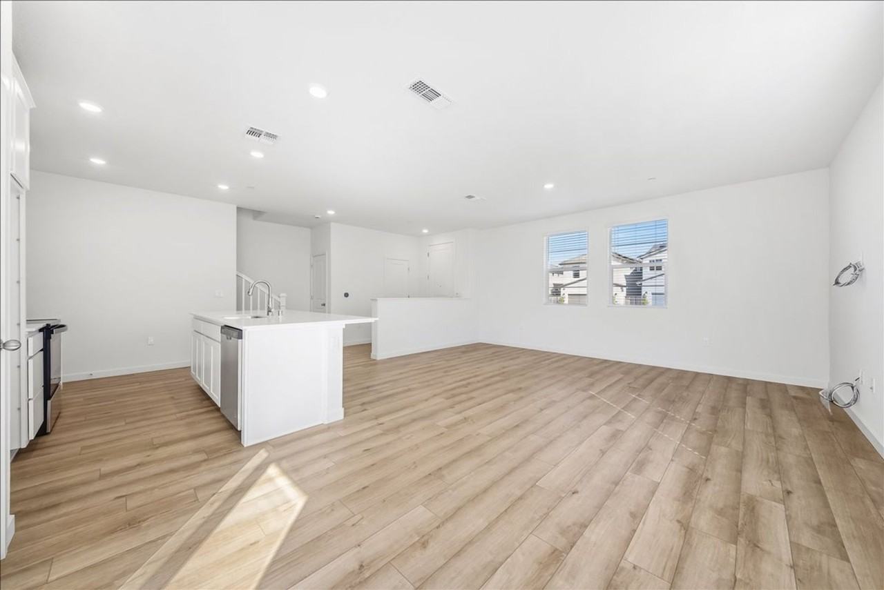 2416 Interstellar Ln - Photo 7 of 23