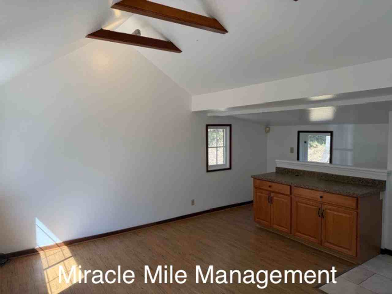 195 Melville Ave - Photo 3 of 10