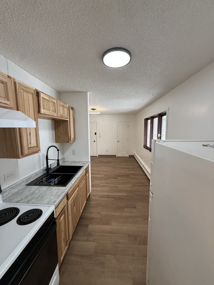 401 Slater Street* - Photo 2 of 10
