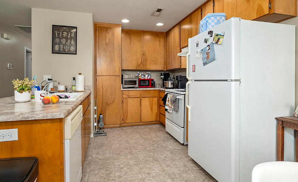 583, ID # 3167 Juniper Ridge Drive 8 - Photo 6 of 11