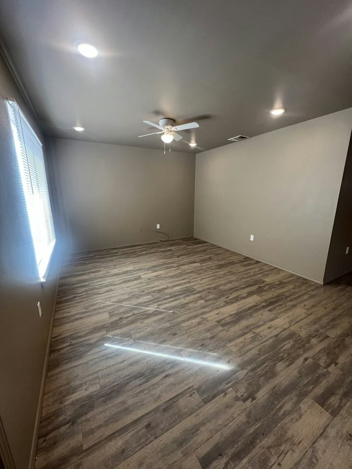 1505 East 6th Street - Photo 4 of 14