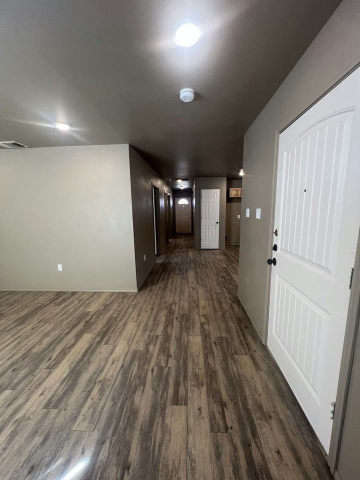 1505 East 6th Street - Photo 5 of 14