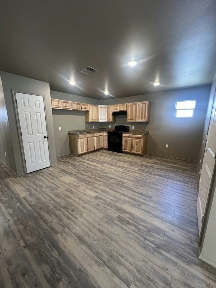 1505 East 6th Street - Photo 6 of 14