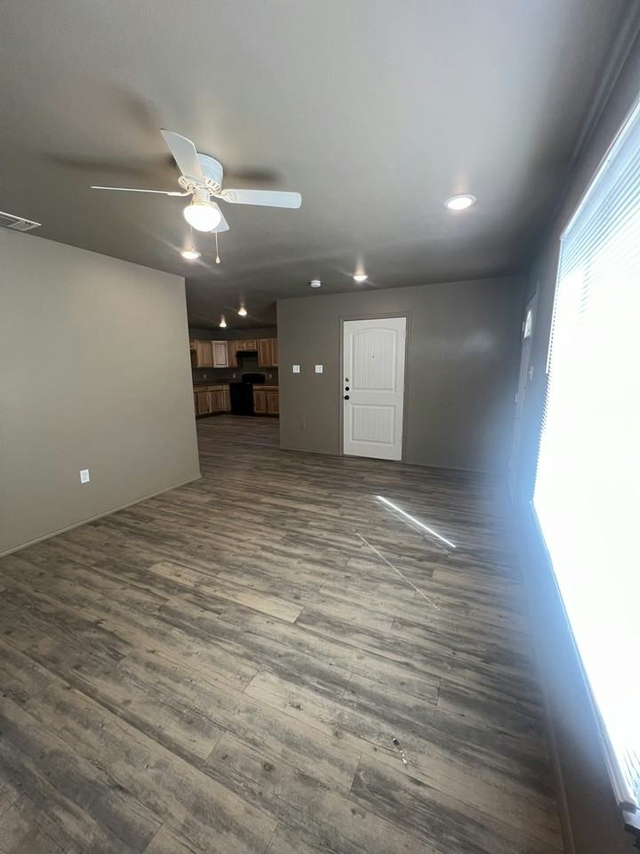 1505 East 6th Street - Photo 7 of 14