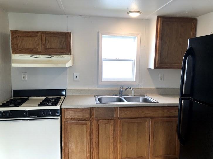 2715 Everett Drive - Photo 4 of 15