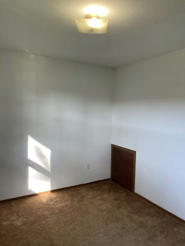 4165 West Ridge Road, Unit 4 - Photo 6 of 18