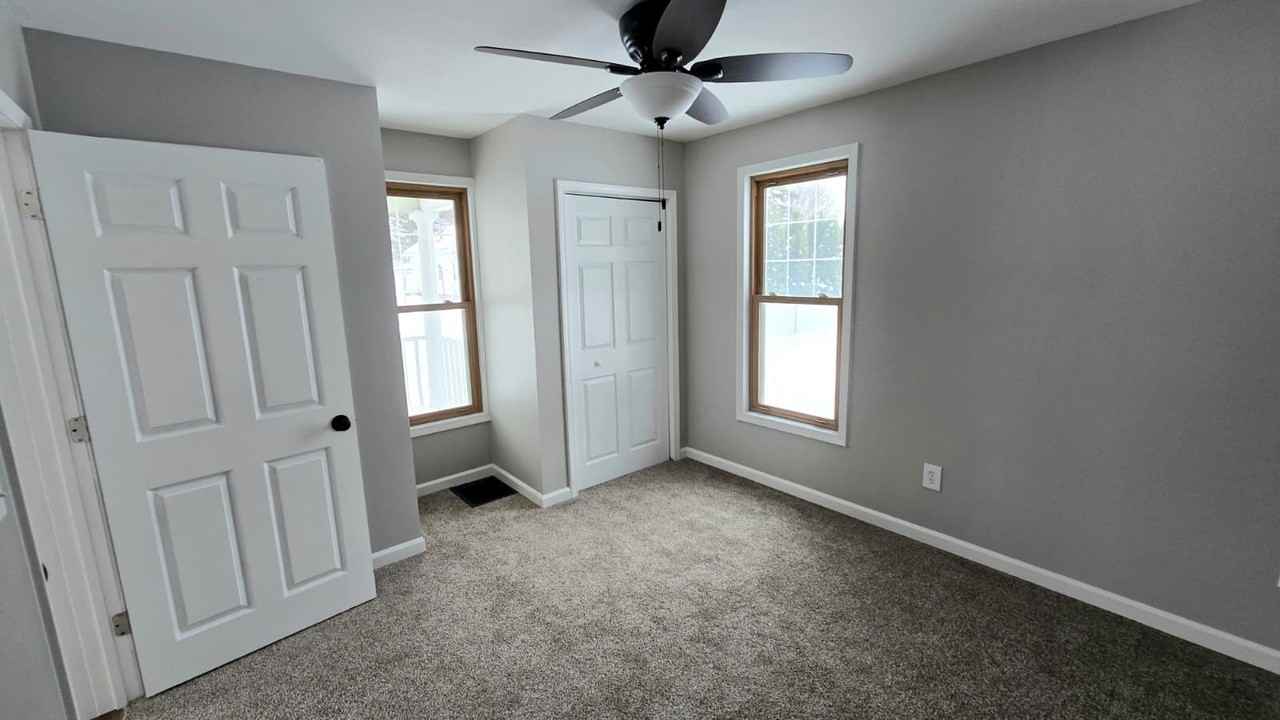 1310 Baker Street - Photo 6 of 11