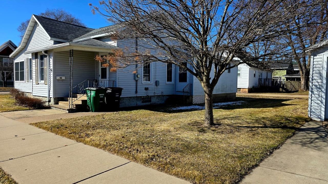 1051 Washington Street - Photo 4 of 5