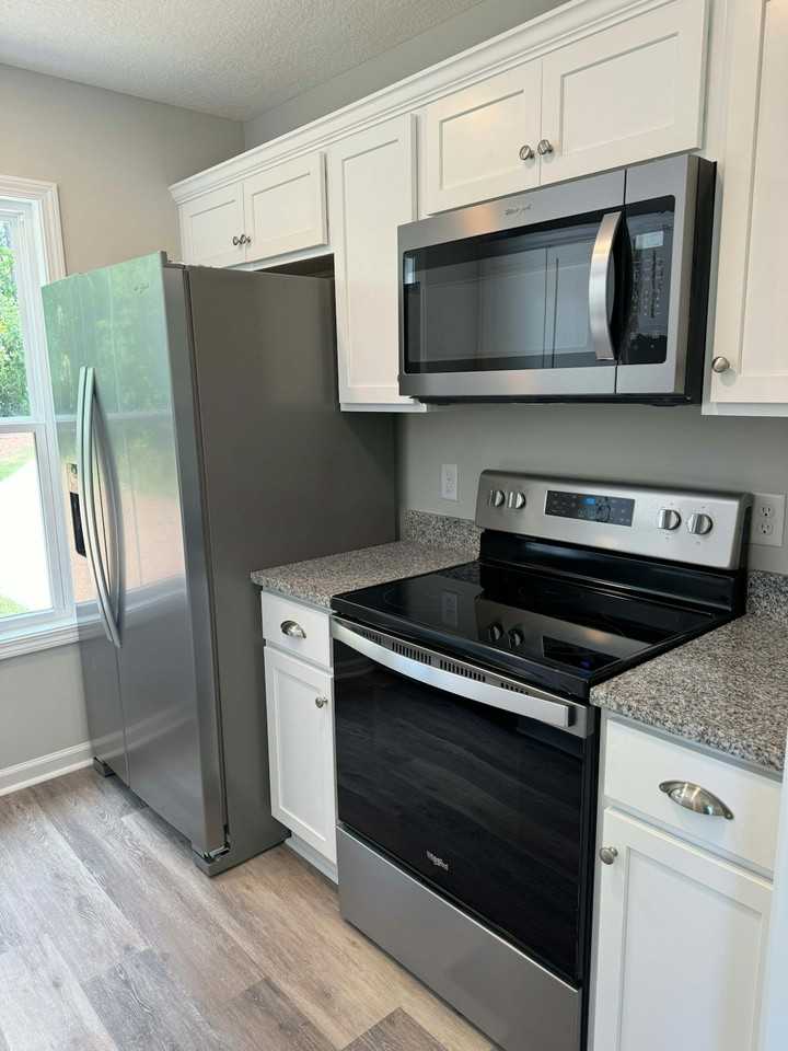 241 Crown Circle - Photo 4 of 18