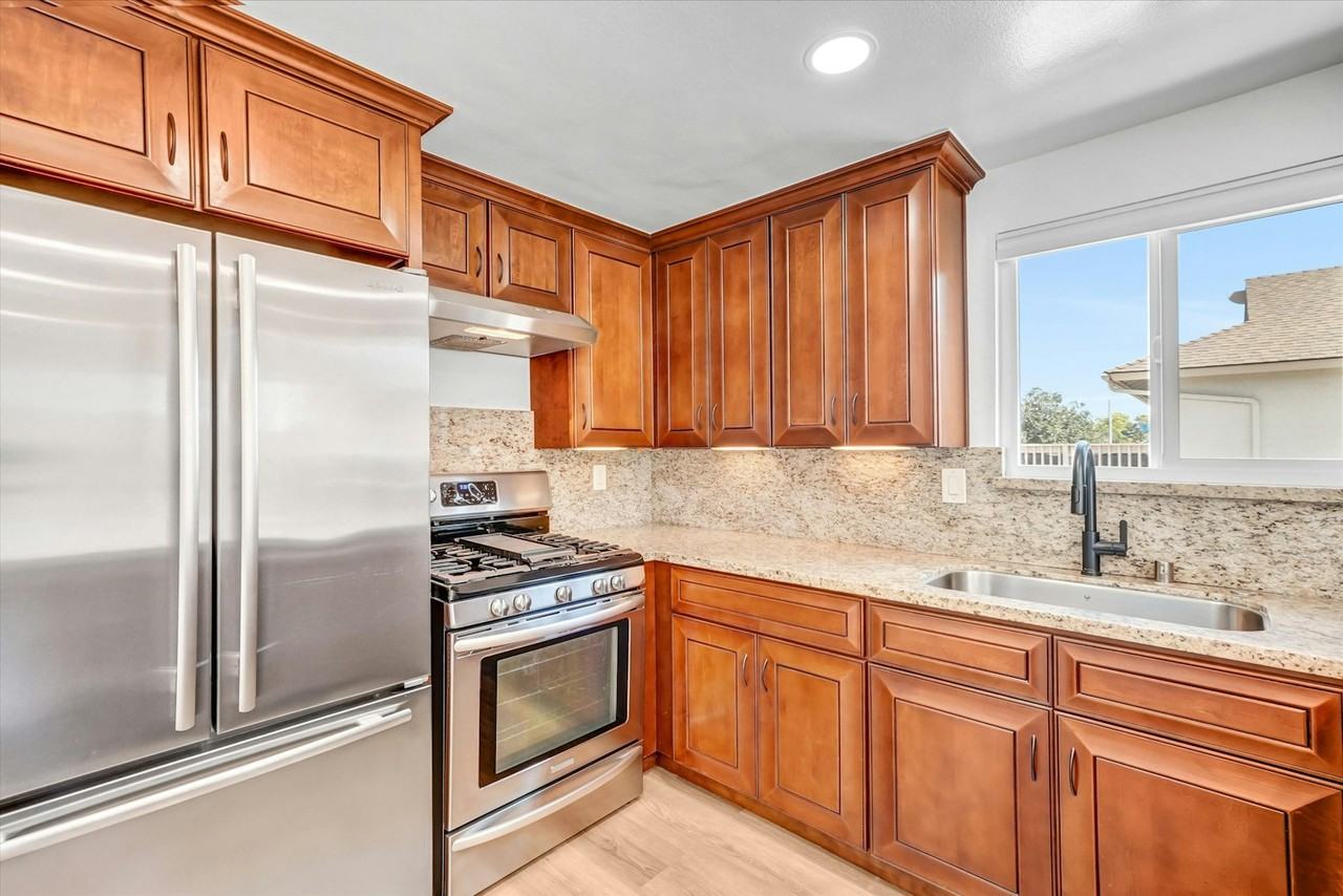18652 Libra Circle, Unit 4 - Photo 6 of 26