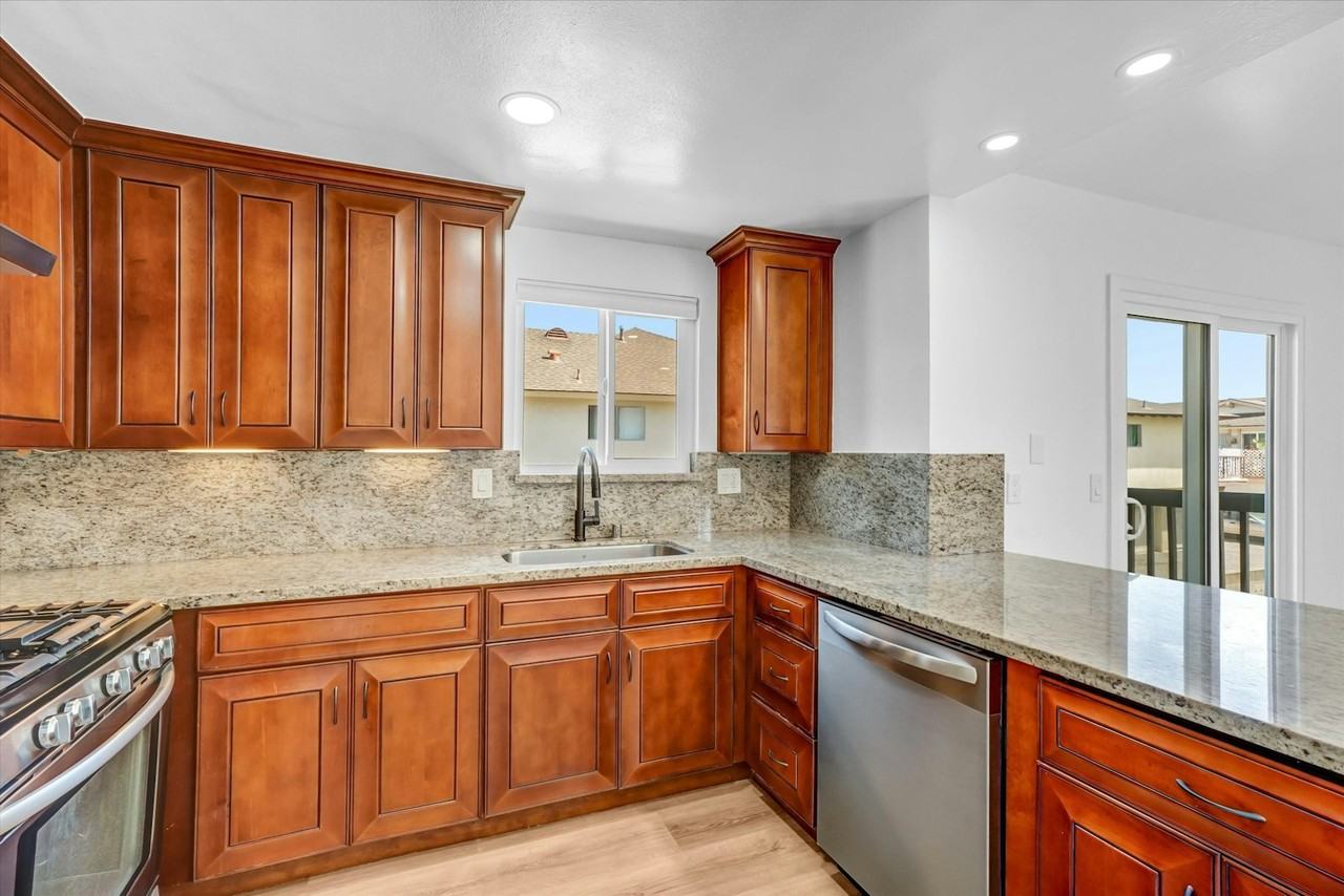 18652 Libra Circle, Unit 4 - Photo 5 of 26