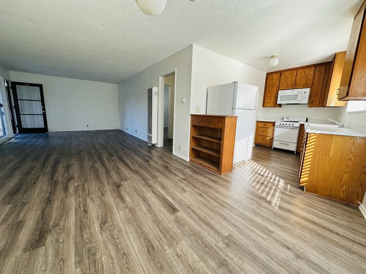 3458 Richland - Photo 2 of 3