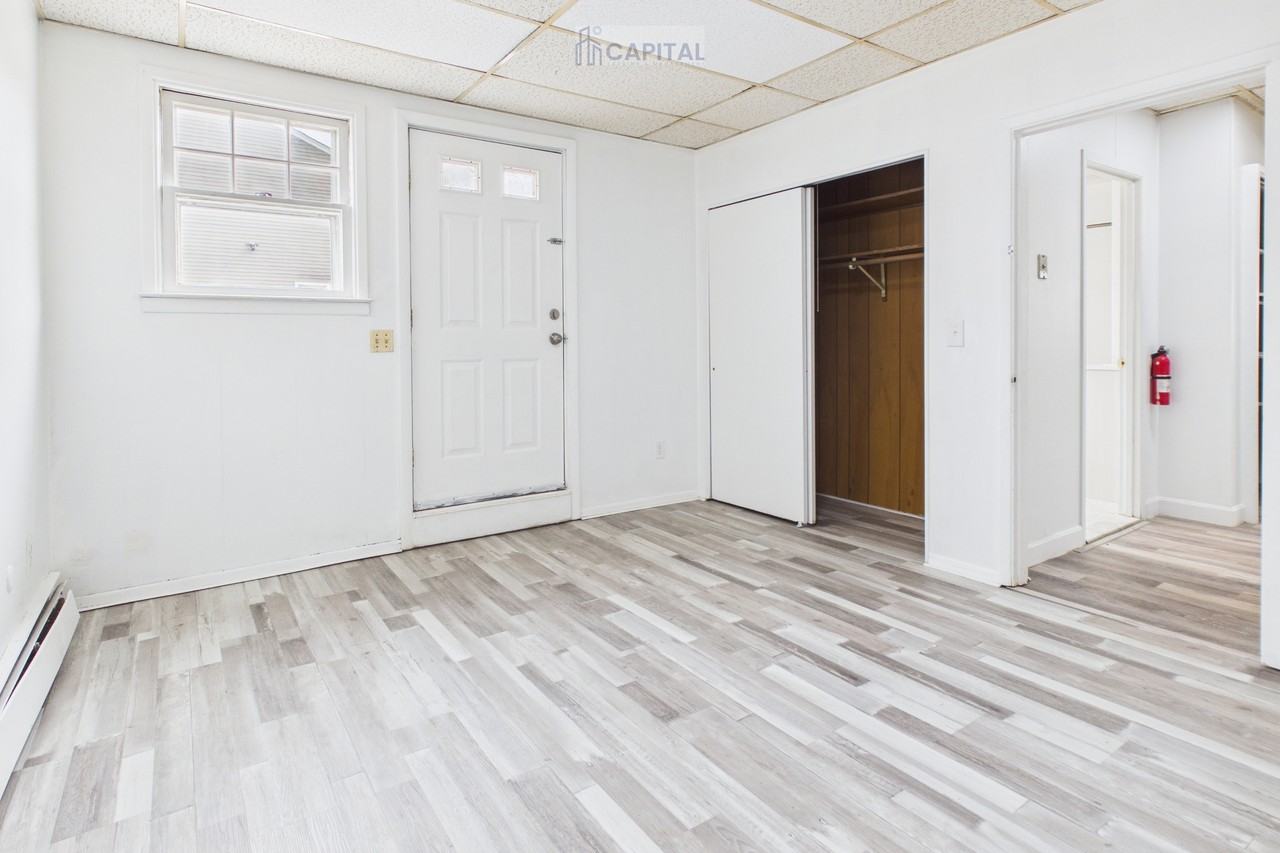 77 Governor Street - Photo 3 of 10