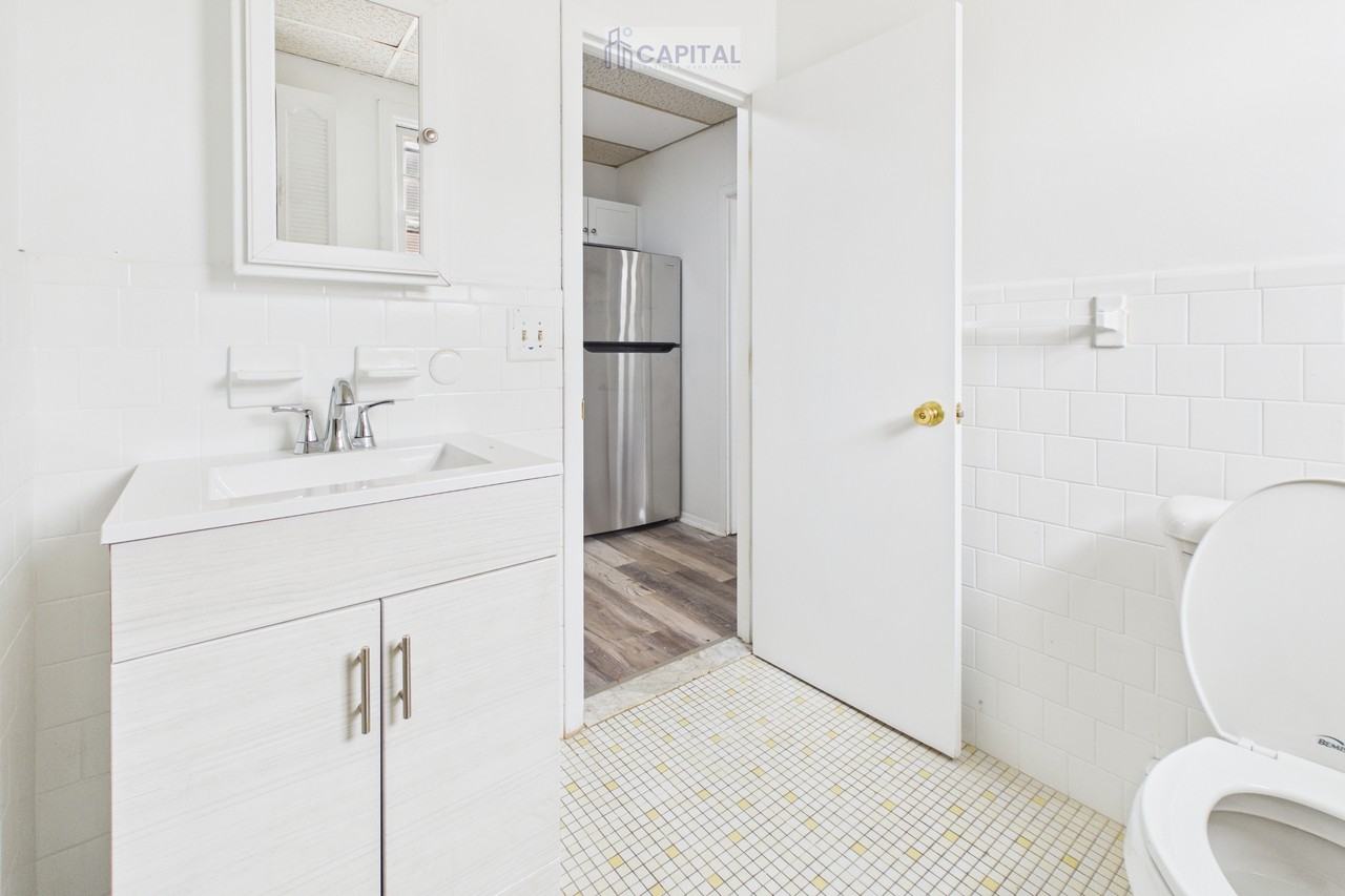 77 Governor Street - Photo 7 of 10