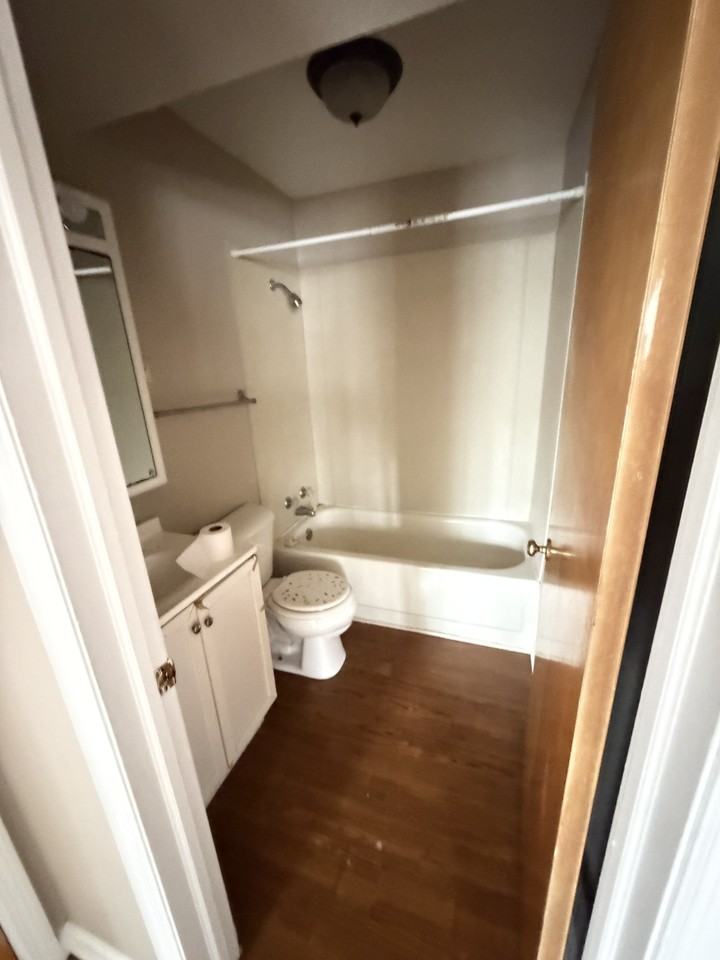 222 North Haworth Avenue - Photo 3 of 5