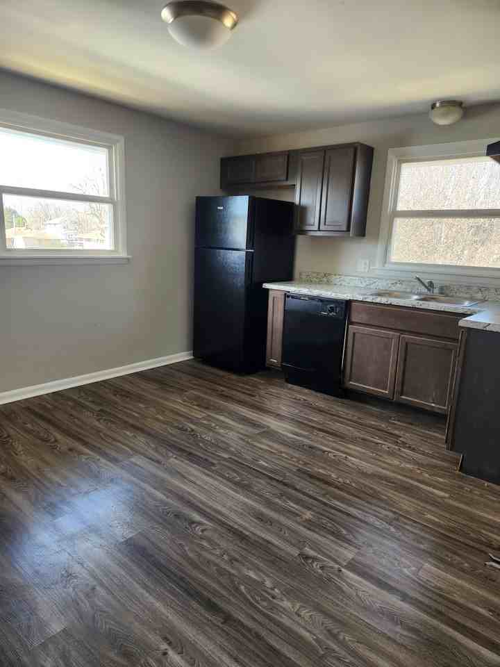 1839 East 8th Street - Photo 7 of 8