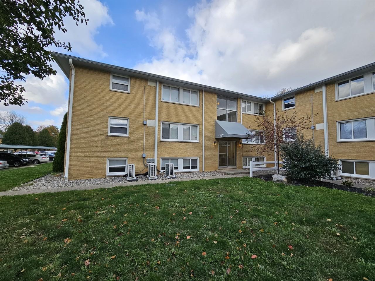 1847 East 8th Street - Photo 5 of 5