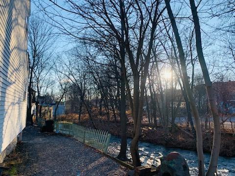 555 Main Street - Photo 2 of 3