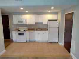 featured image of 206 Farmington Ave
