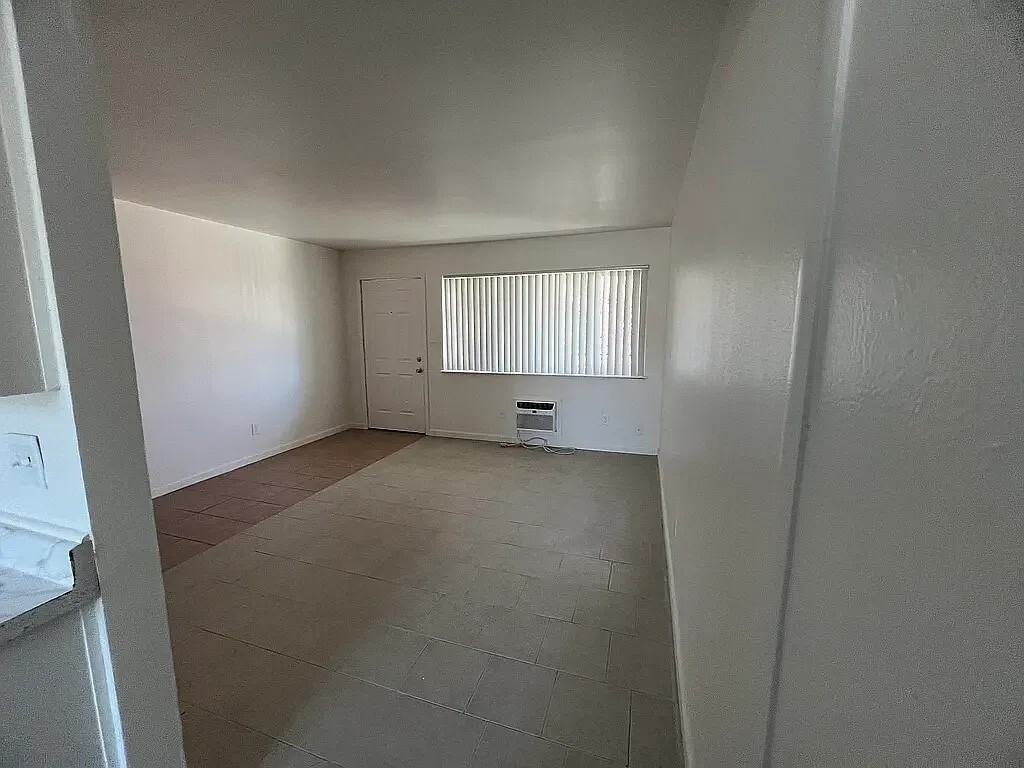 1860 Ethan Way - Photo 3 of 14