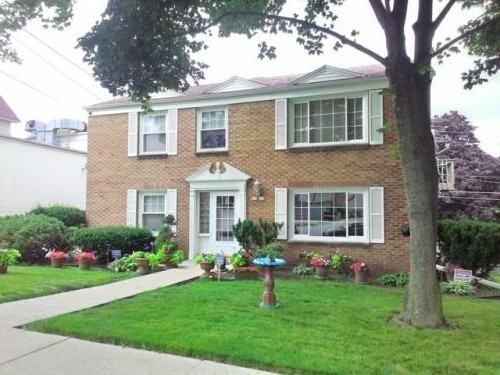 Milwaukee 414 N 92nd - Photo 2 of 9