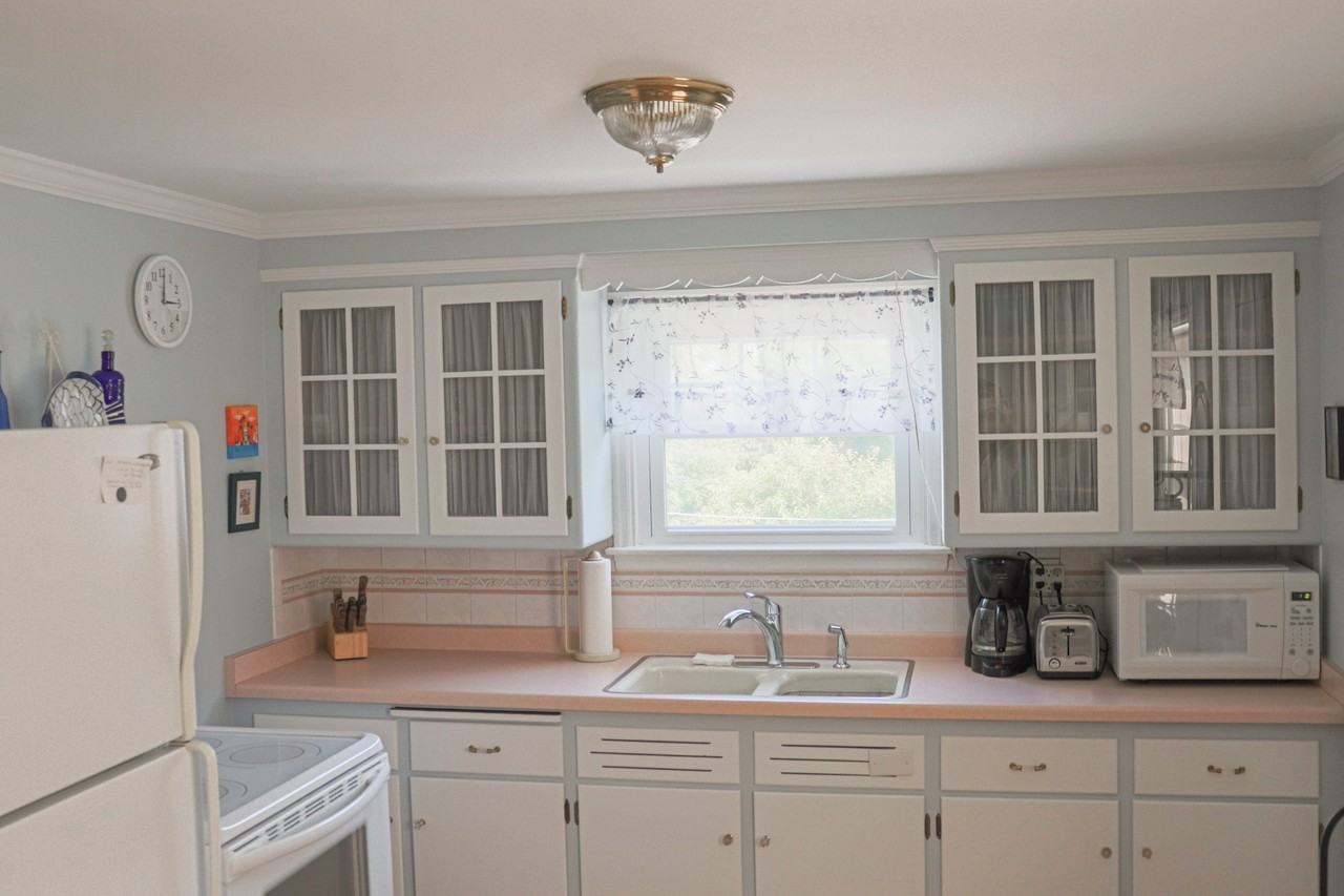 Milwaukee 416 N 92nd - Photo 3 of 16