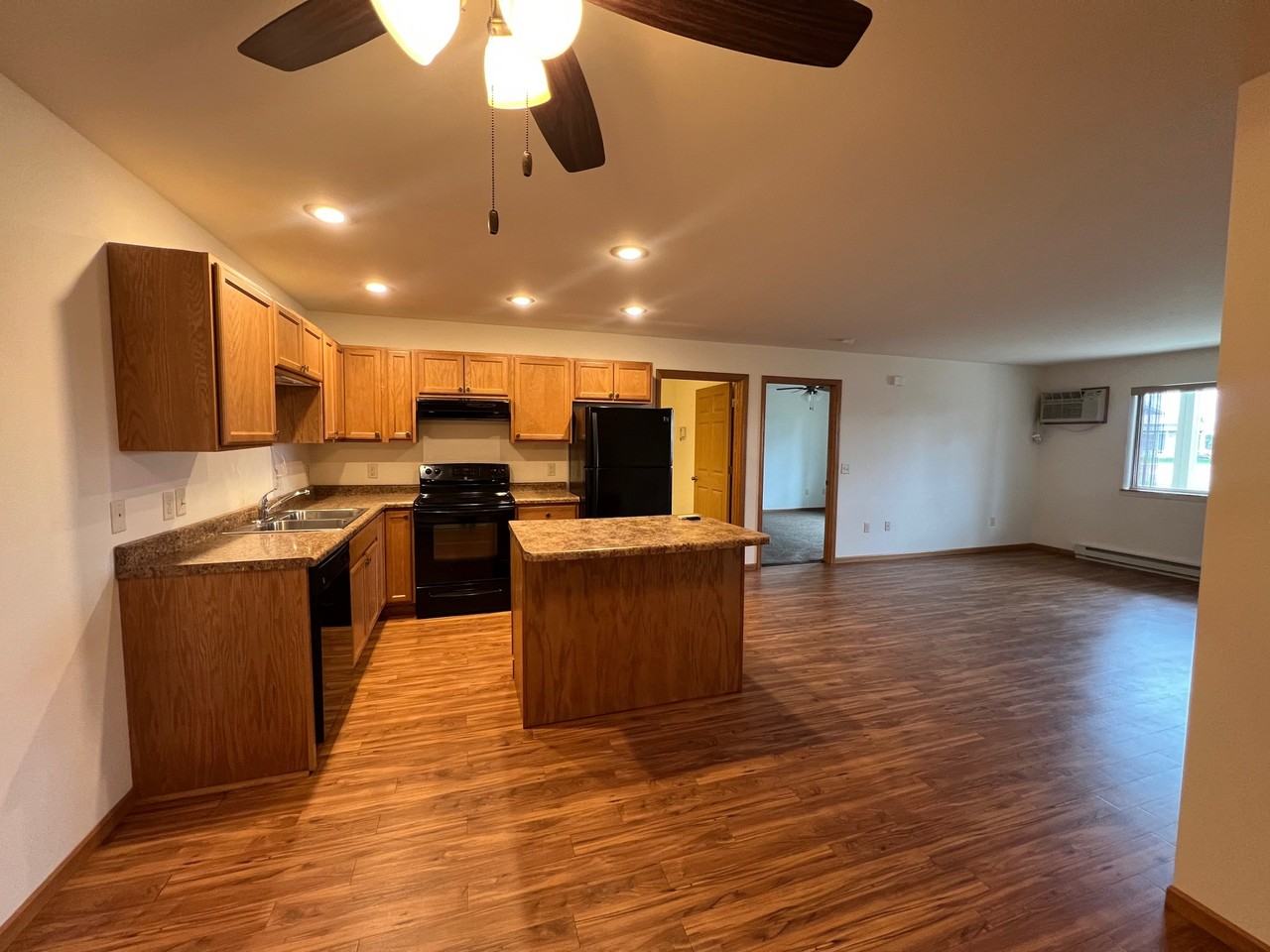 241 N. Willson Drive - Photo 4 of 38