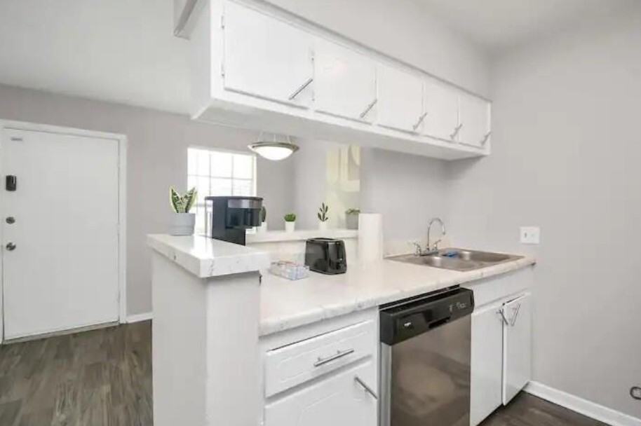 Redemption Square - Photo 5 of 12