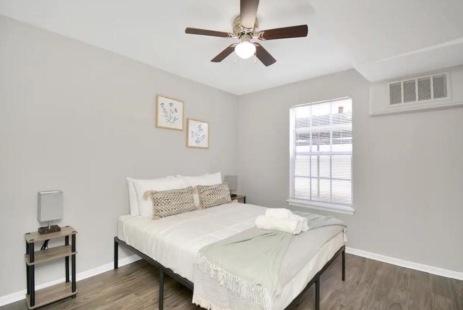 Redemption Square - Photo 6 of 12