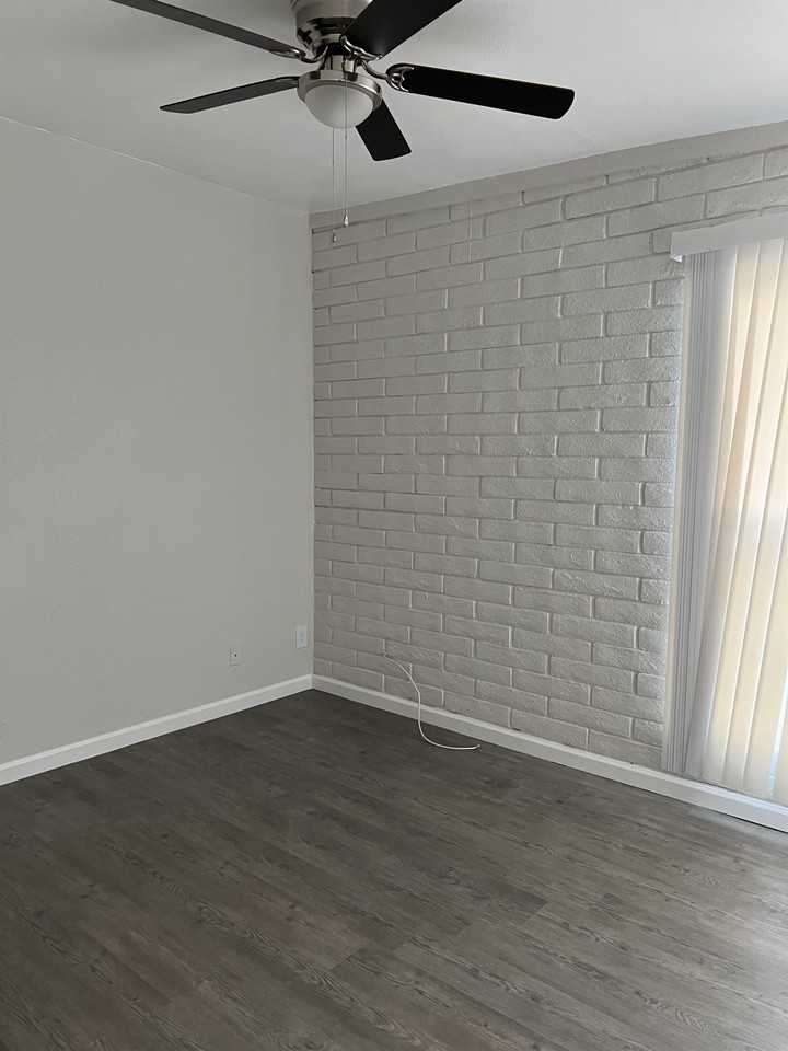 6737 W Myrtle Ave #1 - Photo 4 of 5