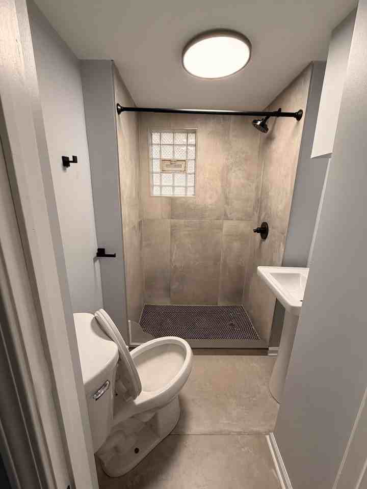 7840 S Saginaw Ave #1 - Photo 3 of 34