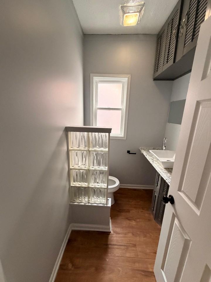 7840 S Saginaw Ave #1 - Photo 4 of 34