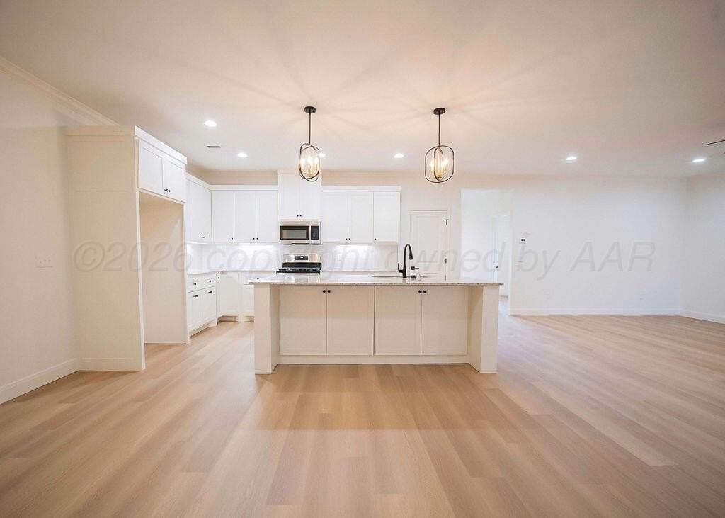 2812 Conner Dr - Photo 2 of 28