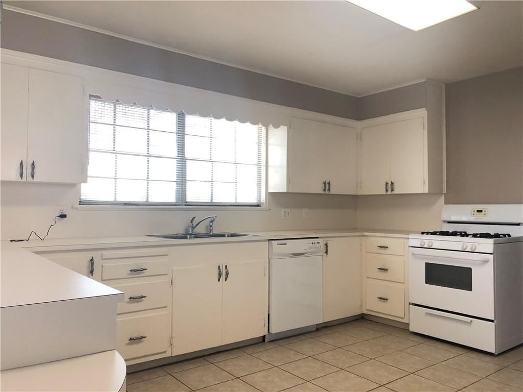 1601 N Sang Ave - Photo 2 of 13